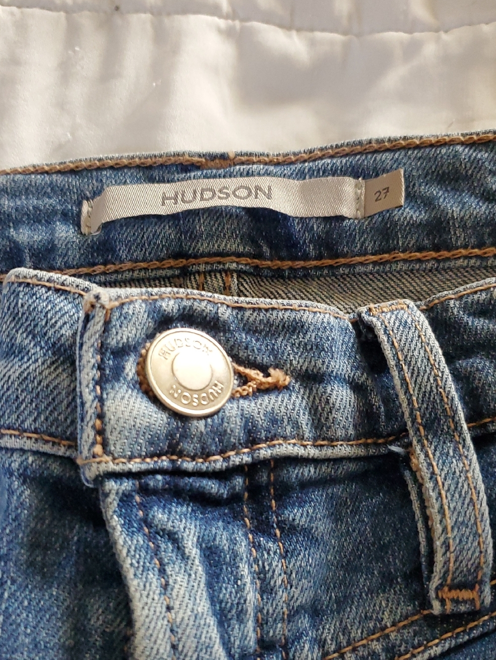 Hudson Jeans 27 Light Blue Denim with Tan Stitching